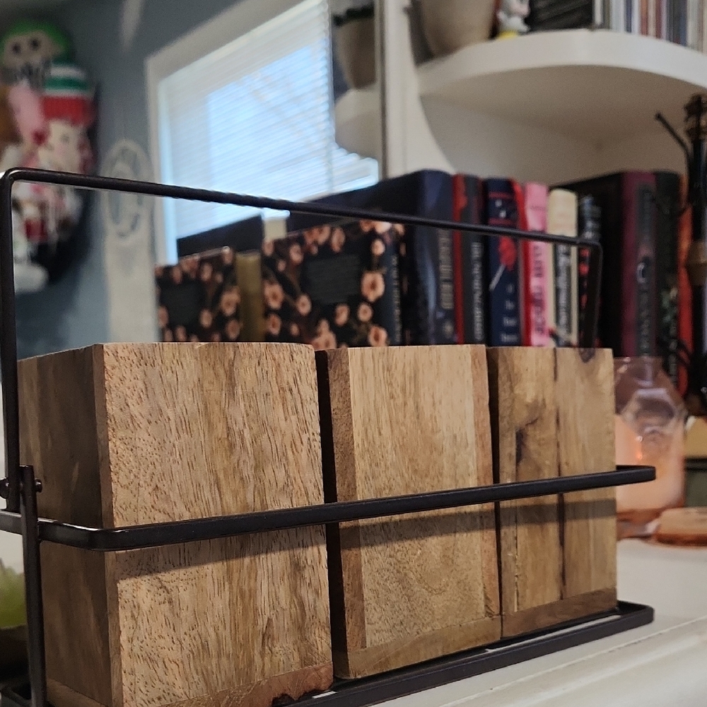 Wooden Organizer with Metal Frame - Picture 6 of 8